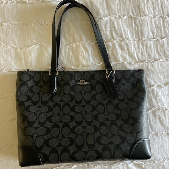Handbags - Coach bag